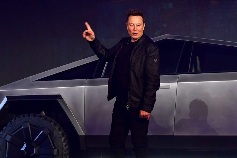 250225-musk-tesla-ch-1221-e2aa6b