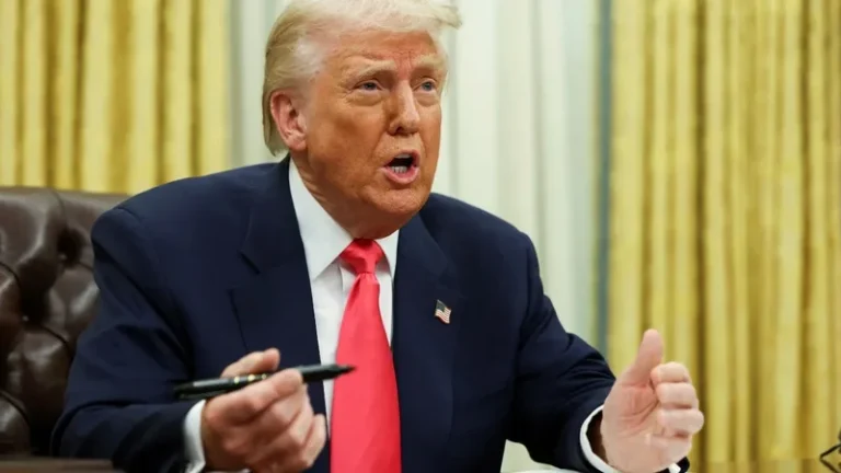 -800-0-1741363537xtrump-246